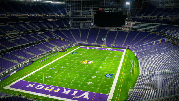 chad davis us bank stadium flickr